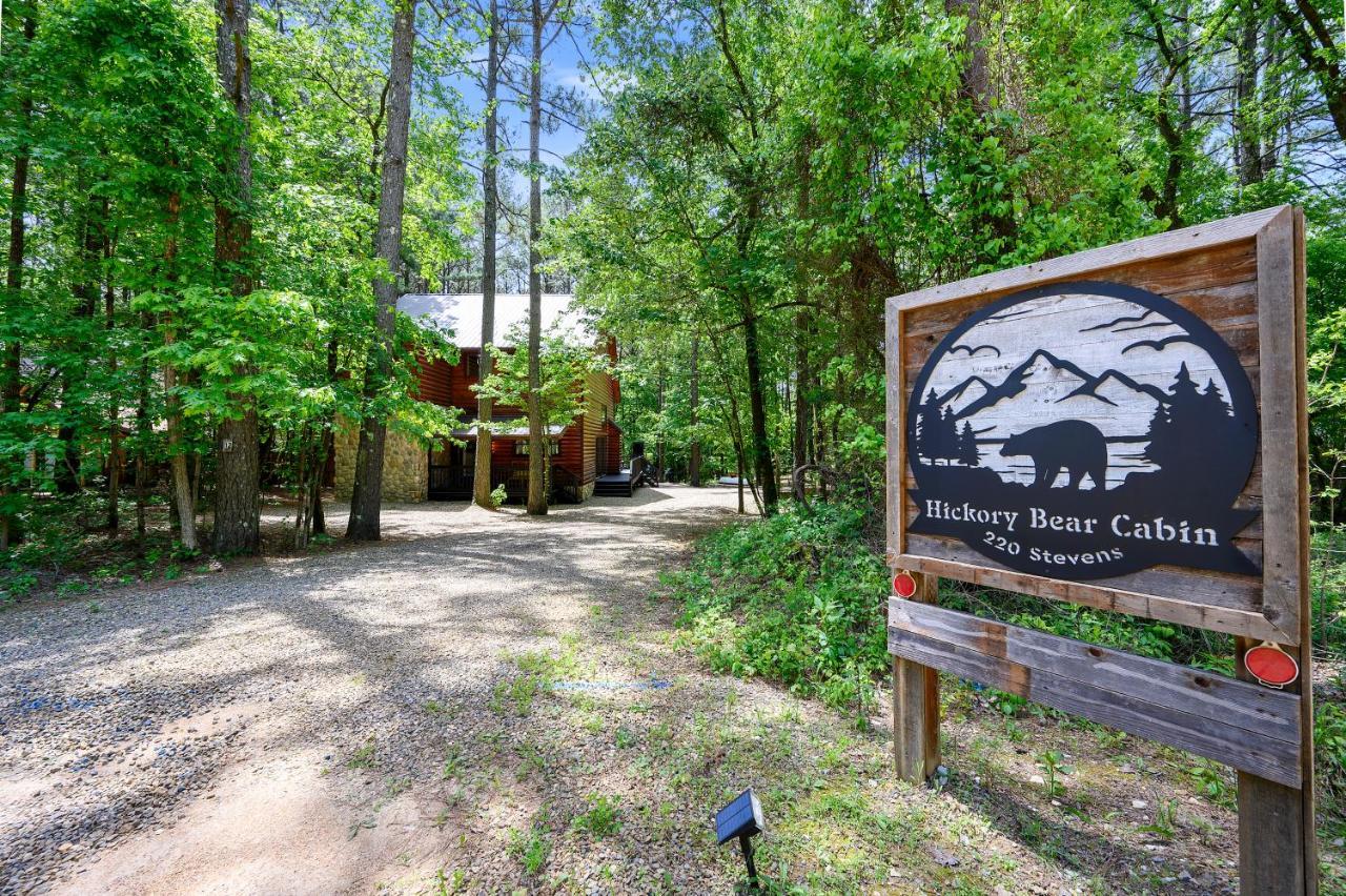 ברוקן בו Hickory Bear - Cabin Surrounded By Pines, Sleeps 10, Hot Tub, Fire Pit, Arcade, Foosball Table & Deck Slide מראה חיצוני תמונה