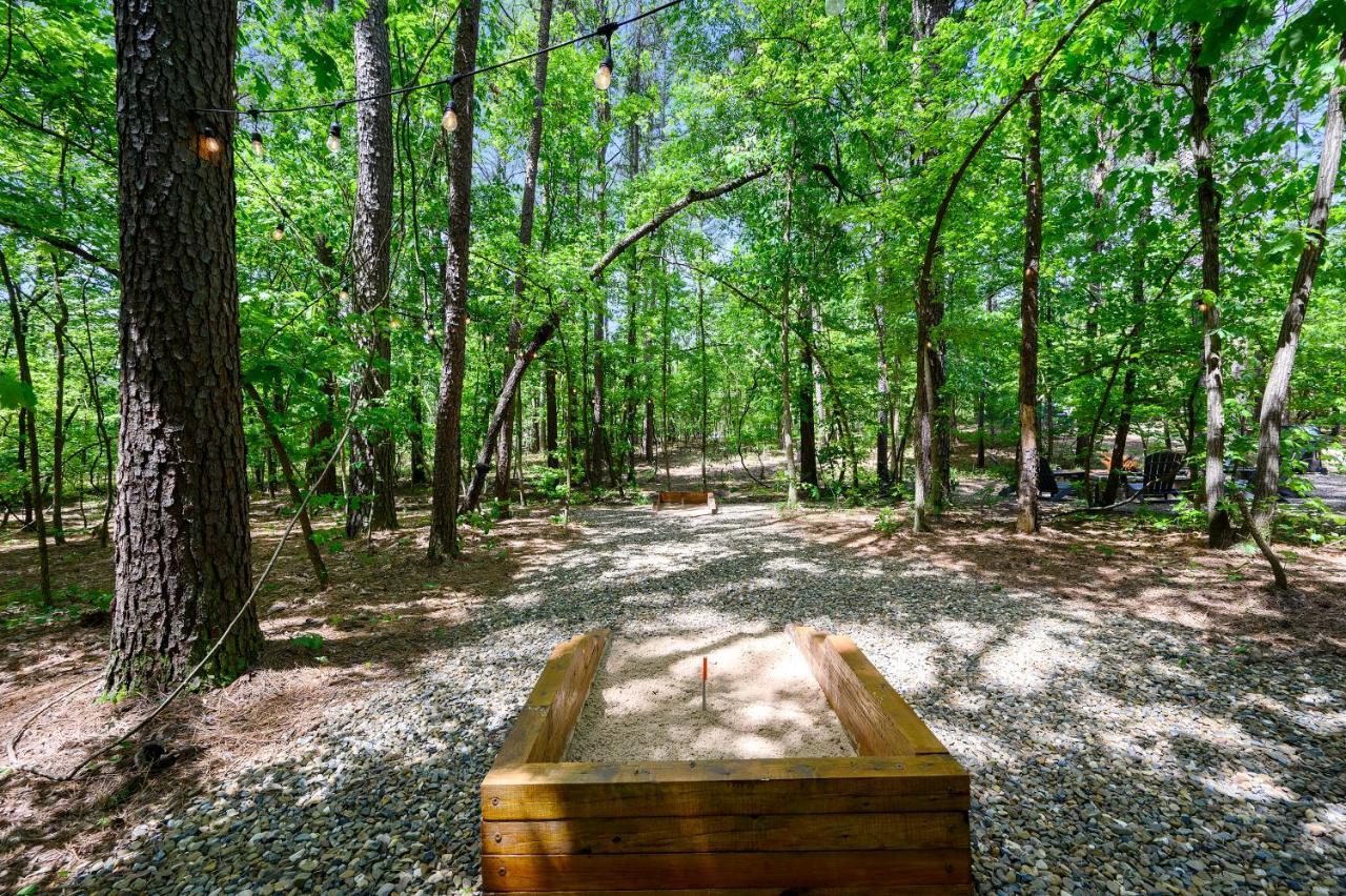 ברוקן בו Hickory Bear - Cabin Surrounded By Pines, Sleeps 10, Hot Tub, Fire Pit, Arcade, Foosball Table & Deck Slide מראה חיצוני תמונה