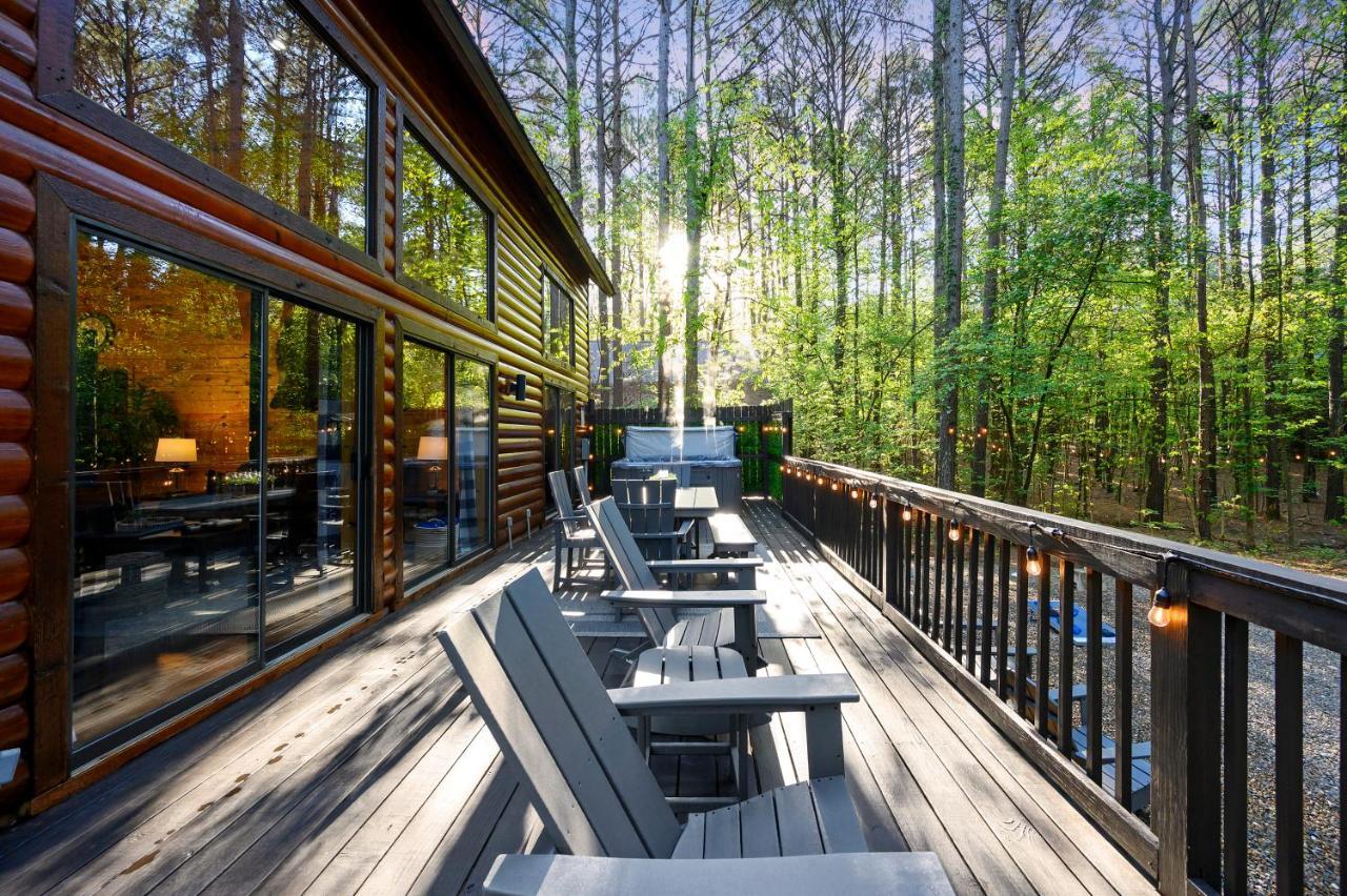 ברוקן בו Hickory Bear - Cabin Surrounded By Pines, Sleeps 10, Hot Tub, Fire Pit, Arcade, Foosball Table & Deck Slide מראה חיצוני תמונה